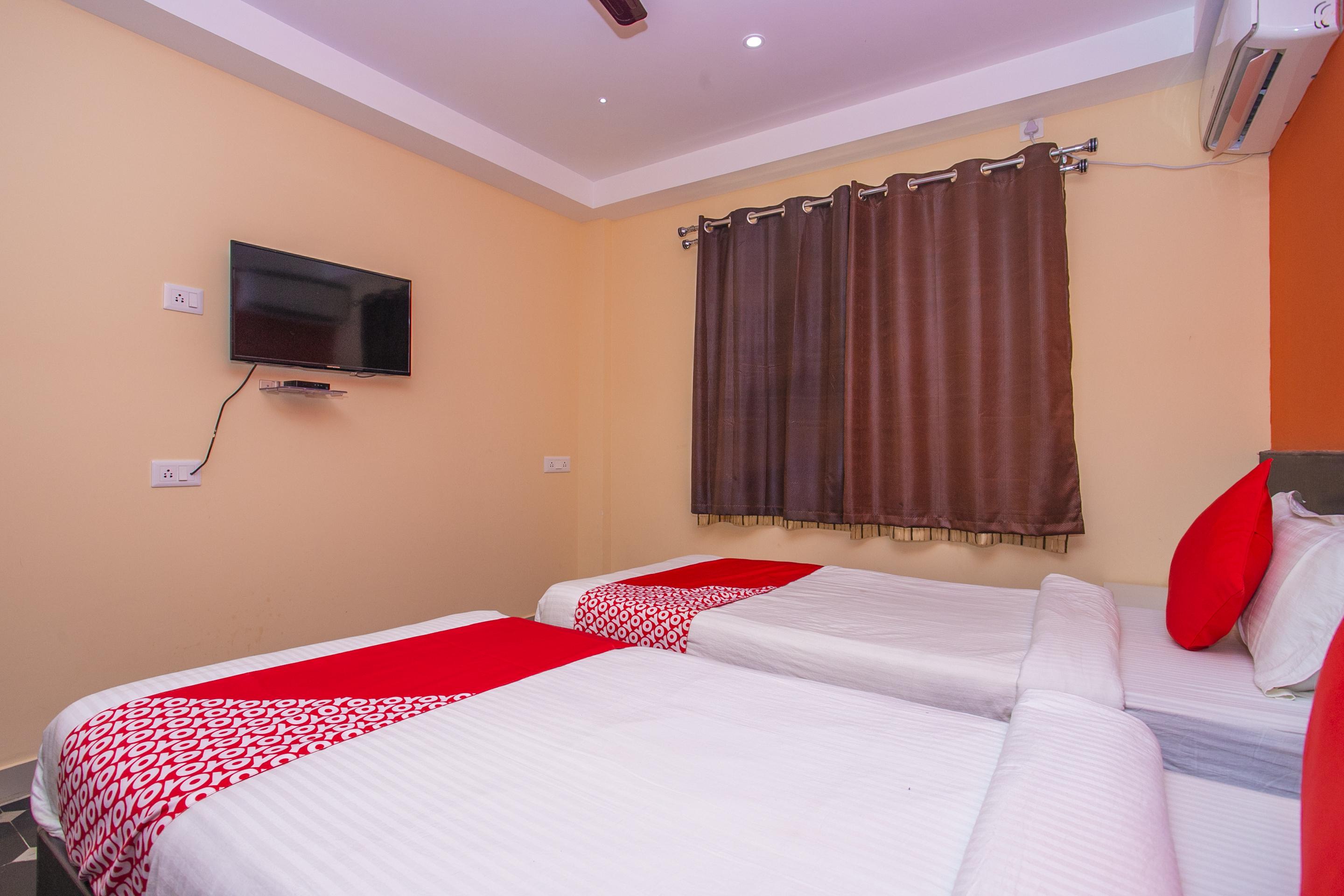 Oyo 22837 Chairmen'S Hotel Бангалор Экстерьер фото
